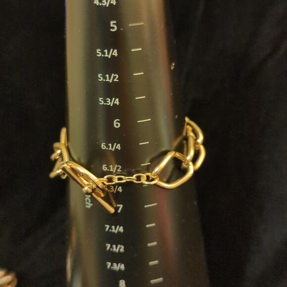 Monet Red Teardrop Crystal Charm Gold-Tone Chain Toggle Clasp Bracelet 6.5-6.75" - Picture 5 of 8